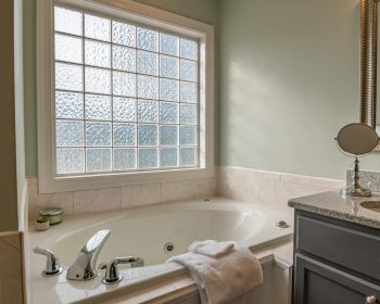 Best-Bathtub-Refinishing